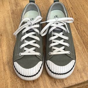 Keen Elsa Sneaker. Size 8